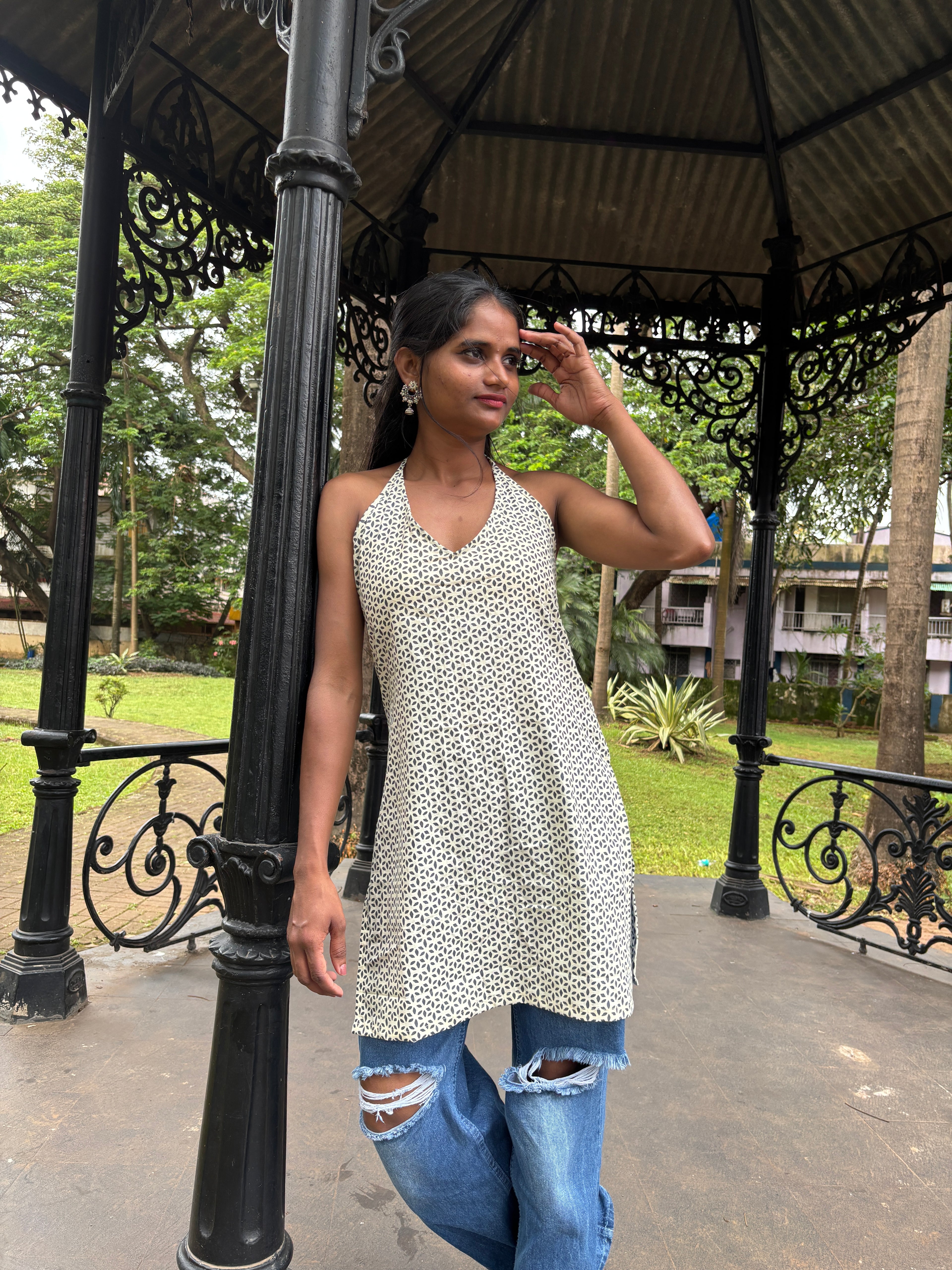 Noor (नूर)–tie-up backless kurti