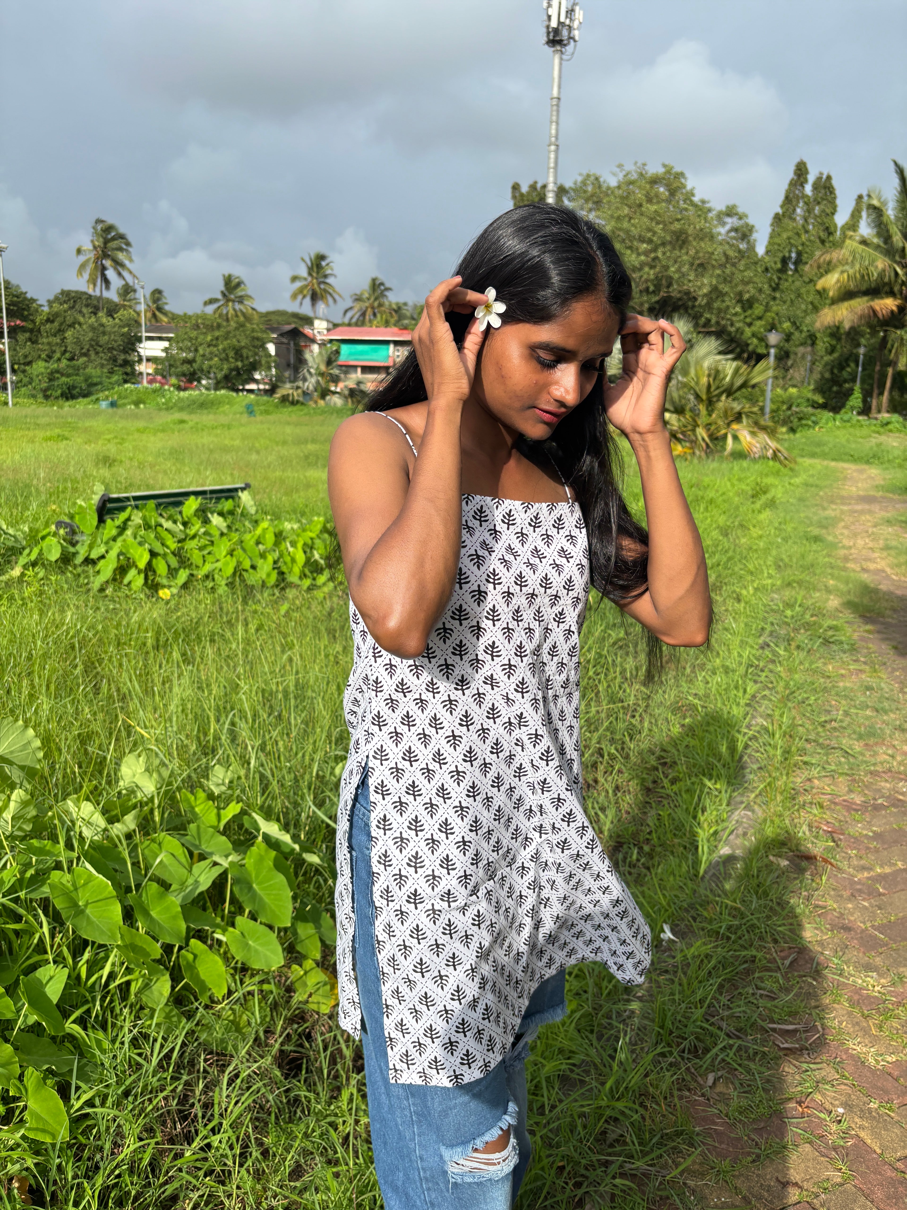 Nisha (निशा)–Crisscross Tie-Back Kurti