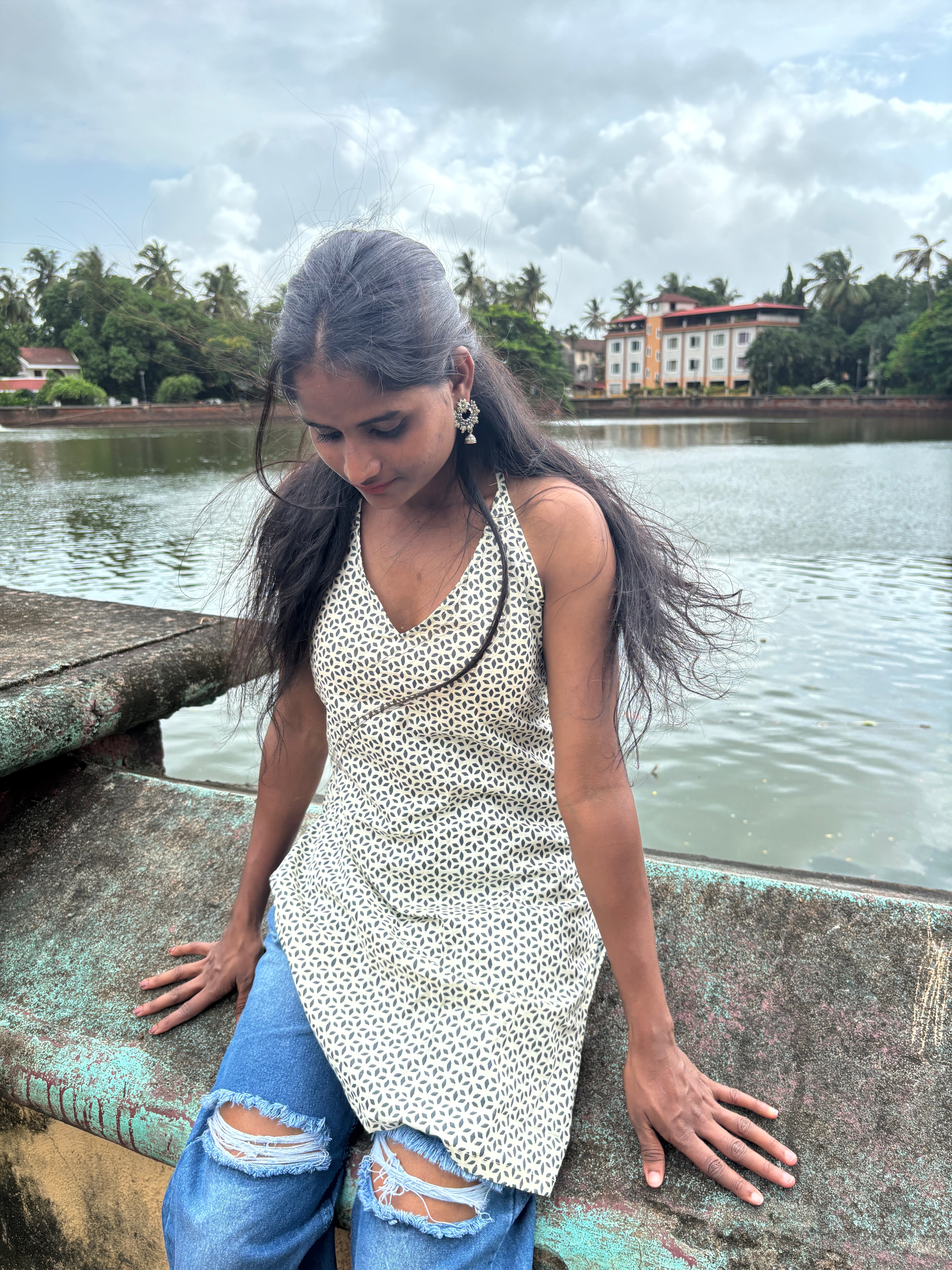 Noor (नूर)–tie-up backless kurti