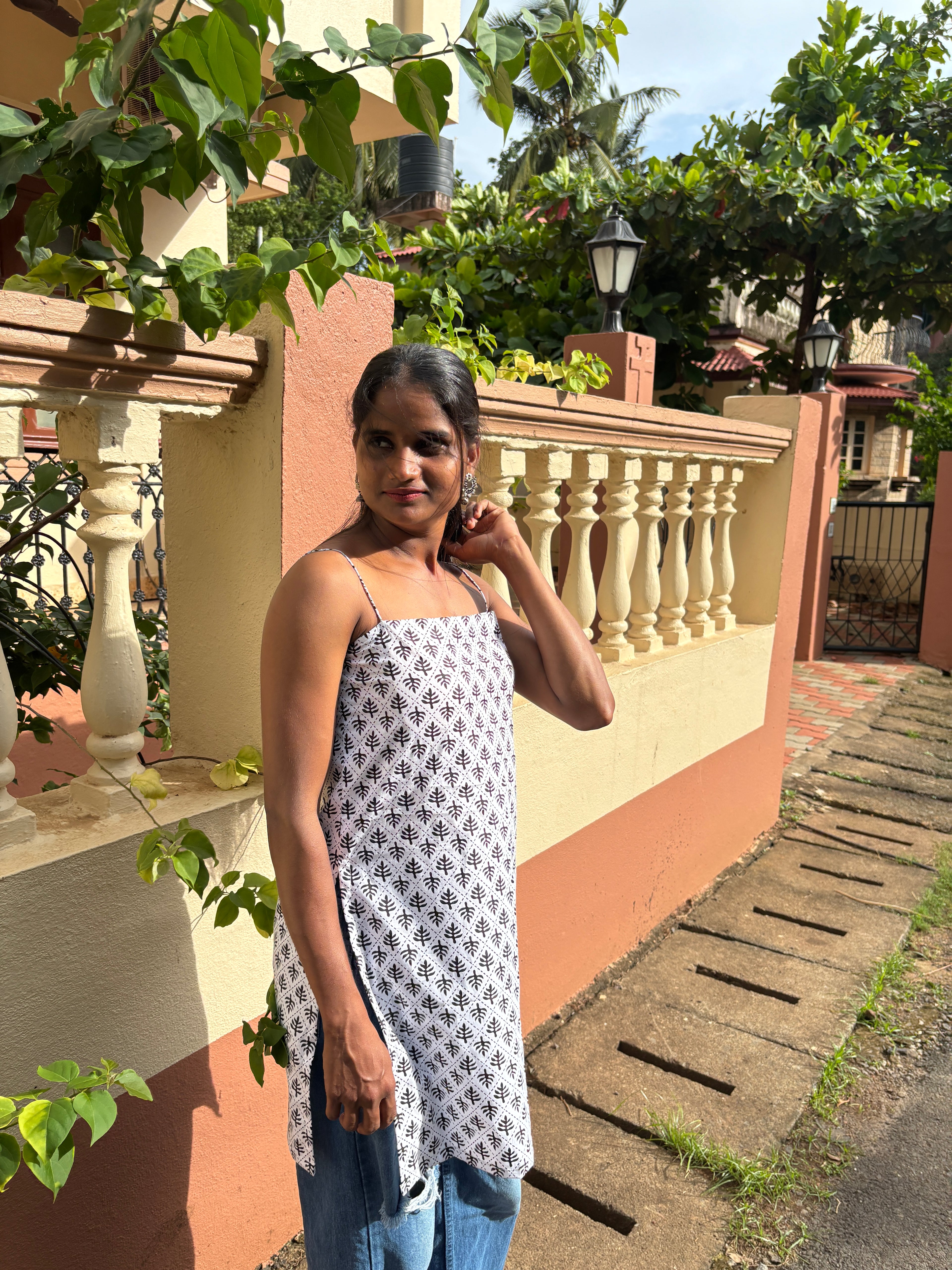 Nisha (निशा)–Crisscross Tie-Back Kurti