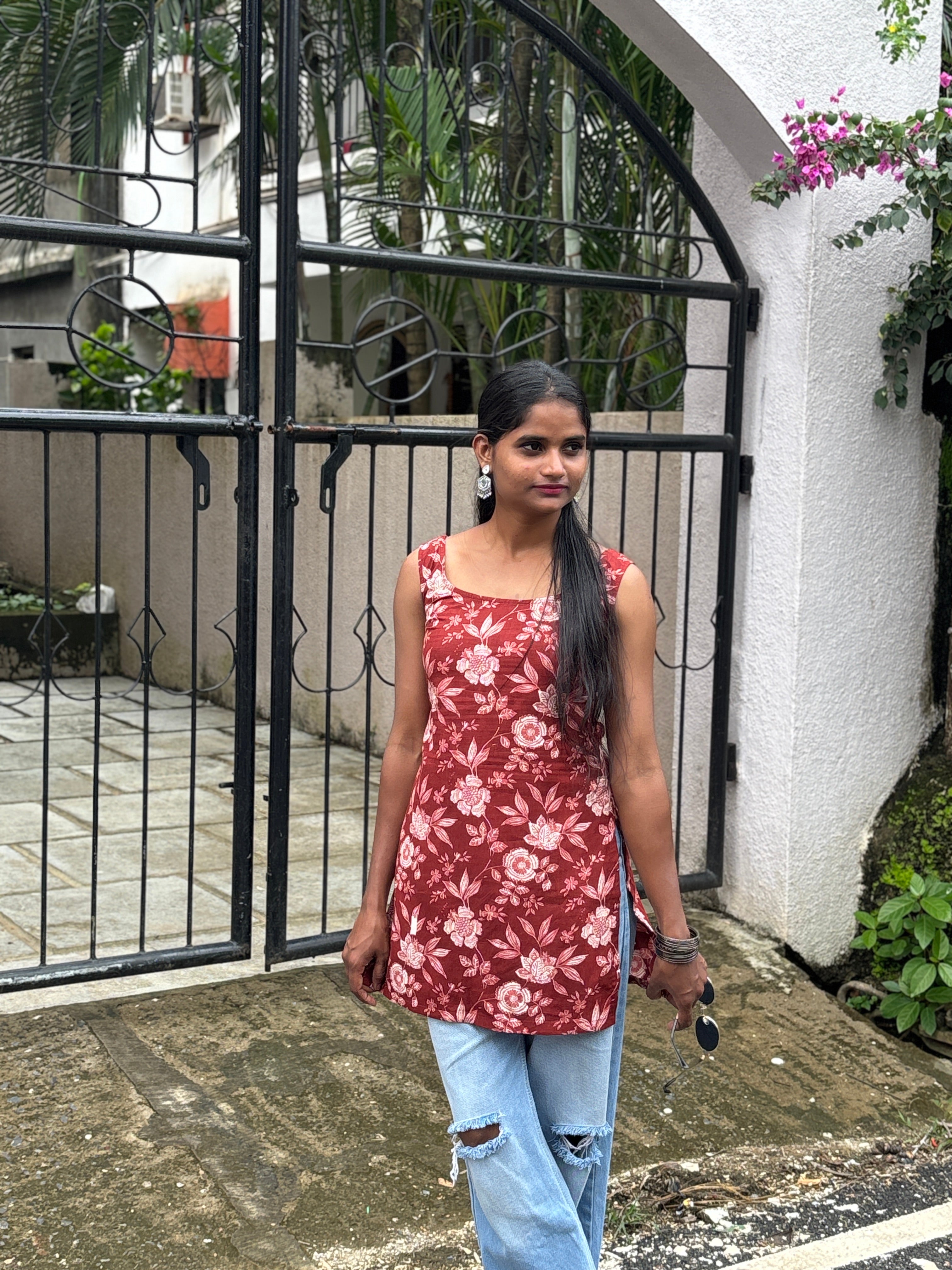 Gulbadan (गुलबदन)-U neck kurti